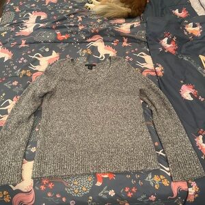 Tahari Women's V-Neck Sweater in Heather Gray